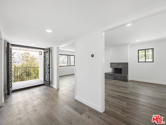 4th image of 2856 El Roble Dr