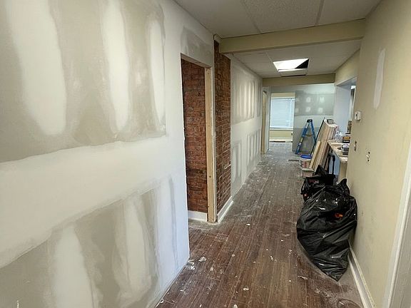 2nd image of 174 Park St Floor 1