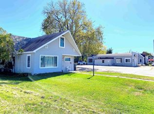 712 S Marquette Rd, Prairie Du Chien, WI 53821