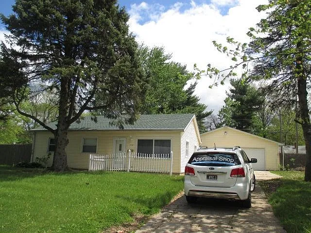 1714 Garden Hills Dr photo 1