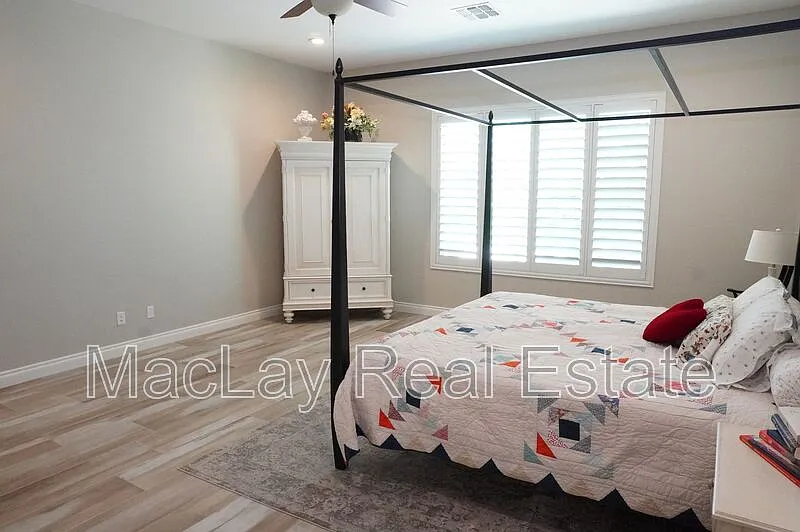 5 bed, 3.0 bath, 3479 sqft, $4,300 — Photo 4