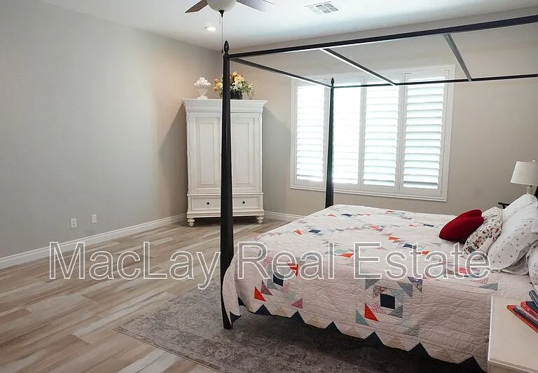 2910 E Wildhorse Dr — Photo 4