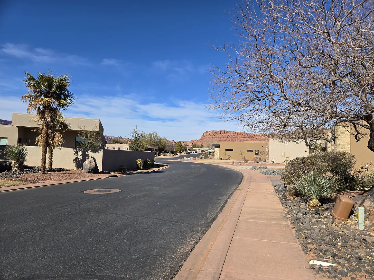 3 bed, 2400 sqft, $2,995 — Photo 3
