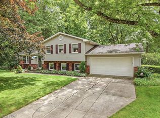 154 Pickwick Dr, Northfield, OH 44067