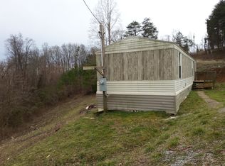 270 Midway Cir, Jacksboro, TN 37757