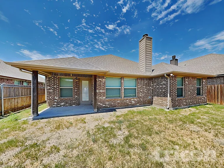 208 Carson Dr — Photo 15