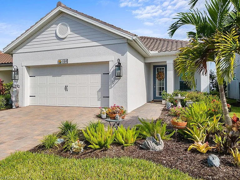 4584 Centaurus Cir — Photo 2
