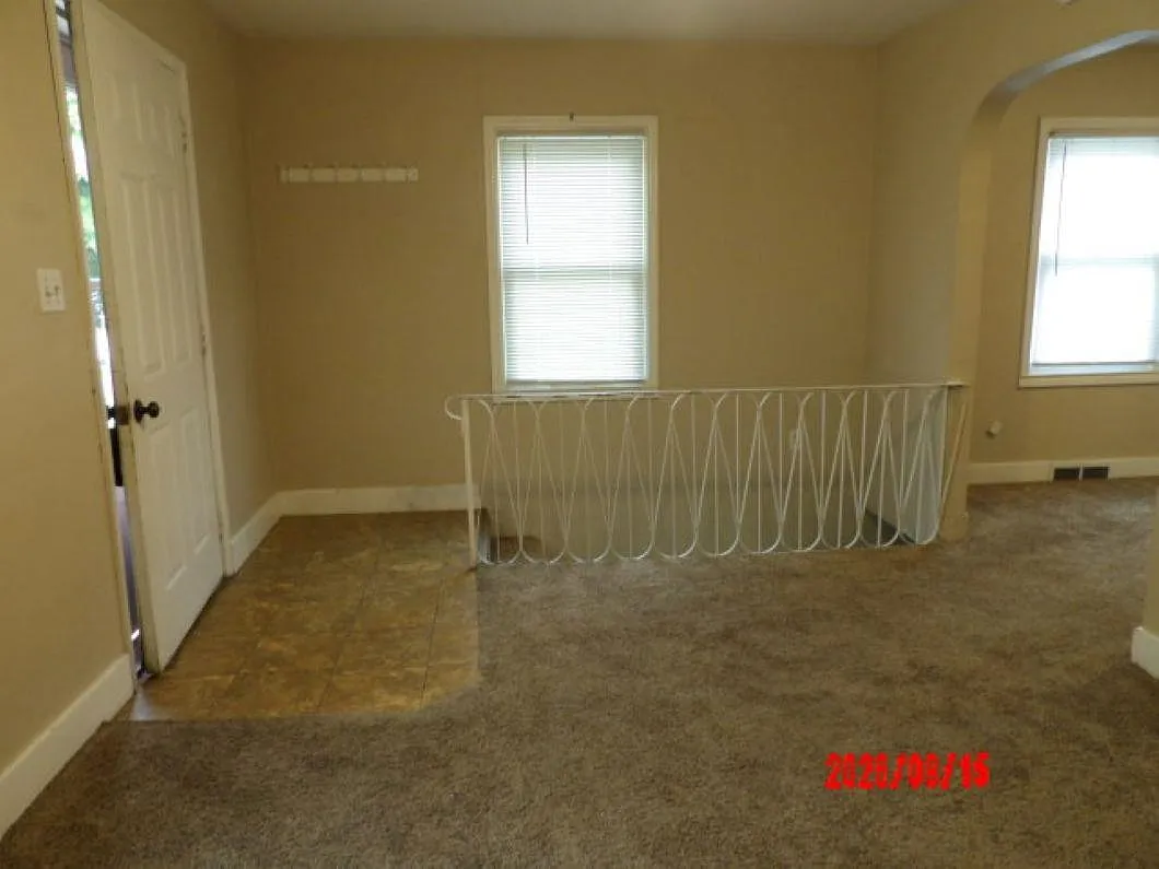 3 bed, 1080 sqft, $700 — Photo 3