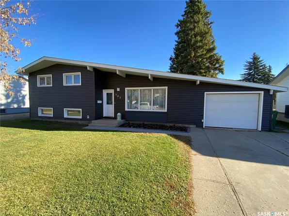 153 Dalebrooke Drive, Yorkton, SK S3N 2N8