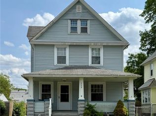 349 Oxford Ave, Elyria, OH 44035