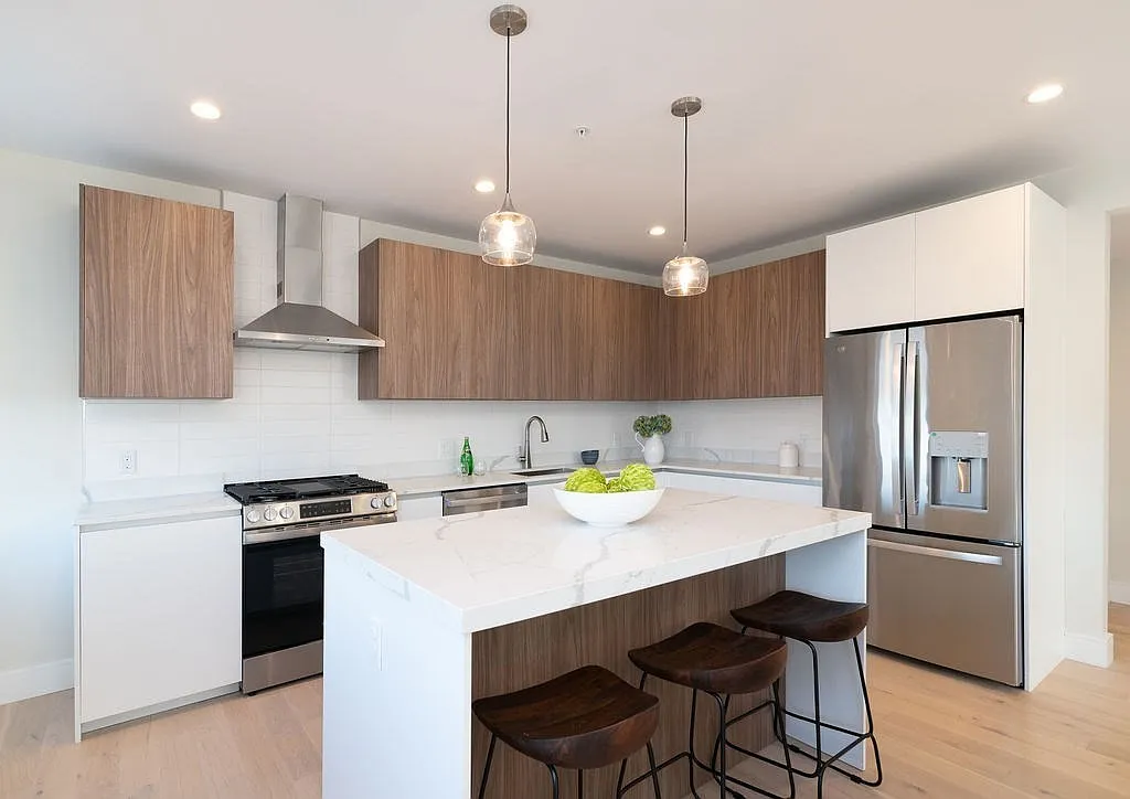 2 bed, 2.5 bath, 1581 sqft, $3,500 — Photo 3