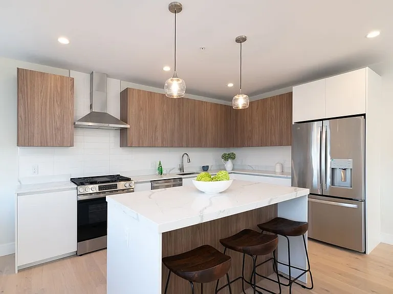 488 Quincy Ave #6 — Photo 3