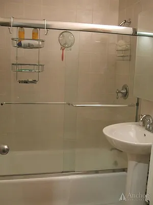 Rented by Anchor Associates | media 13