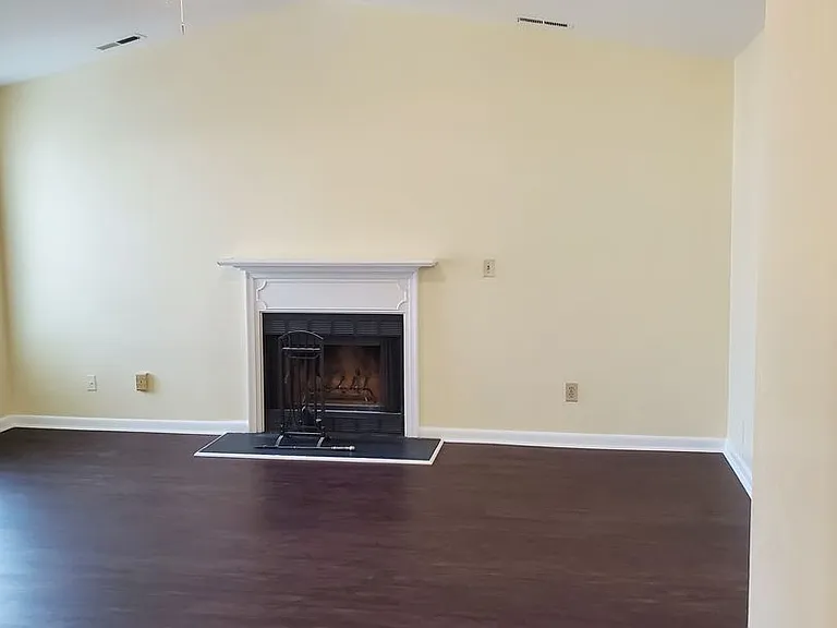 1893 Chantilly Ct — Photo 5