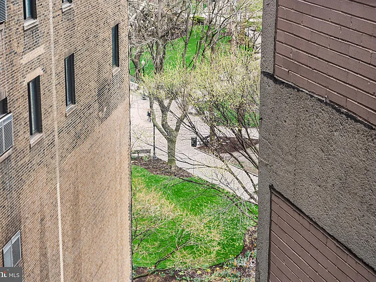224 W Rittenhouse Sq #30-1002 — Photo 28
