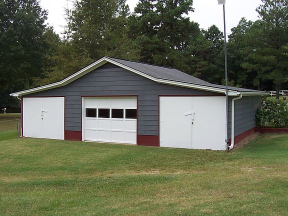 3 bay detached w/electric