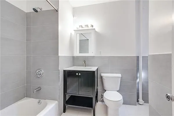 Rented by Century 21 Metropolitan | media 9