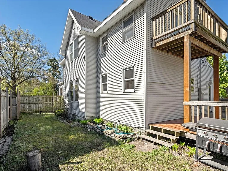 1727 Marshall Ave — Photo 11