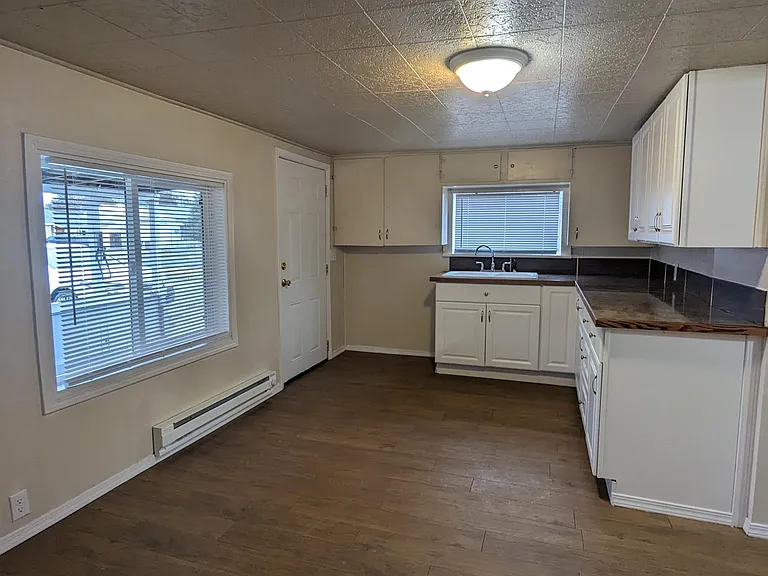 2424 E Decatur Ave — Photo 6