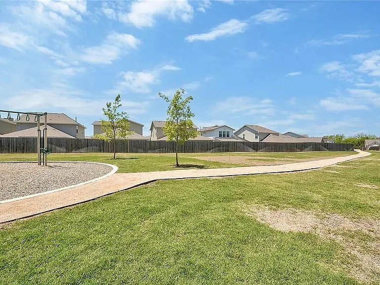 8214 Cottage Rose Dr — Photo 36