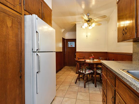 5th image of 56 Bradford St