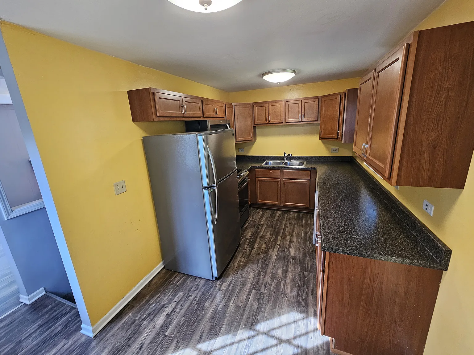4 bed, 1440 sqft, $2,400 — Photo 2