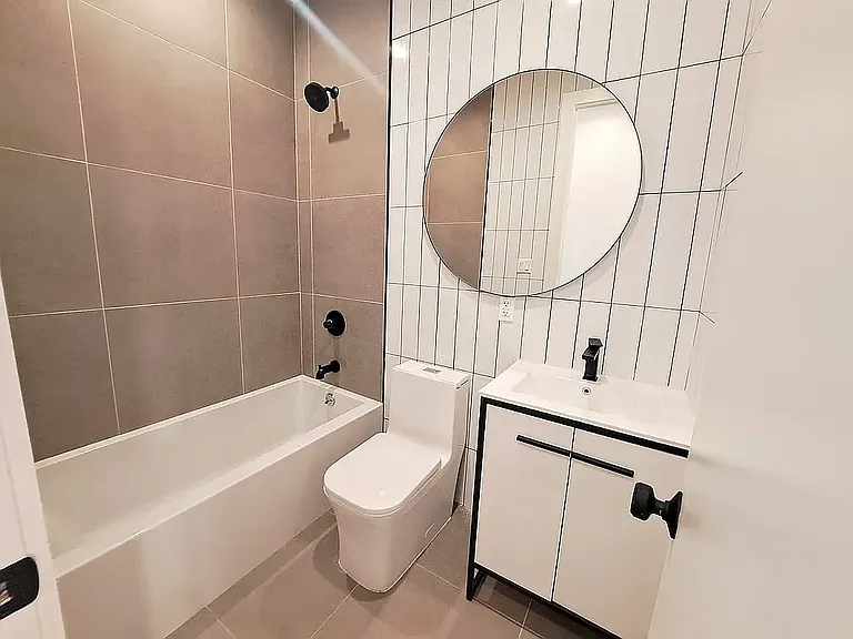 762 Madison St #3L — Photo 8