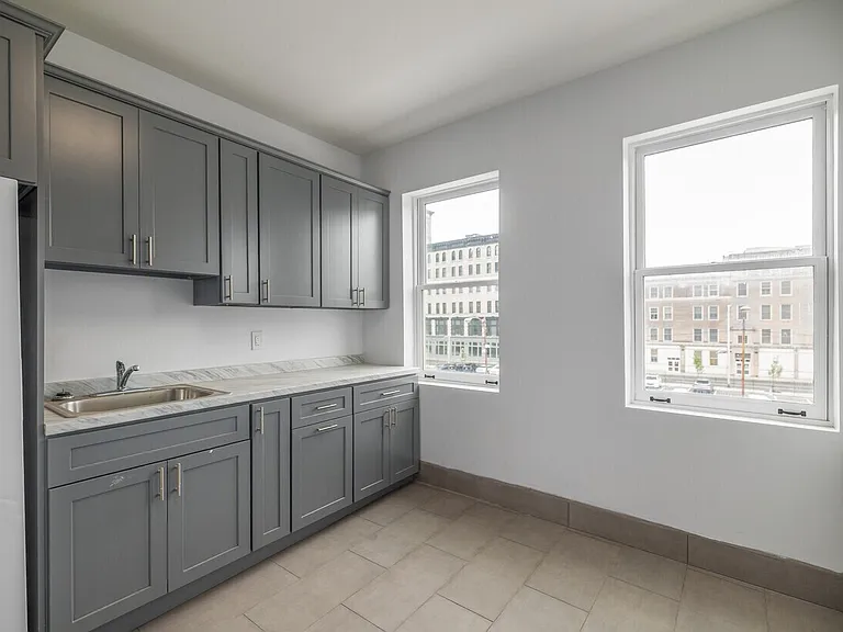 219 E Hanover St #101 — Photo 9