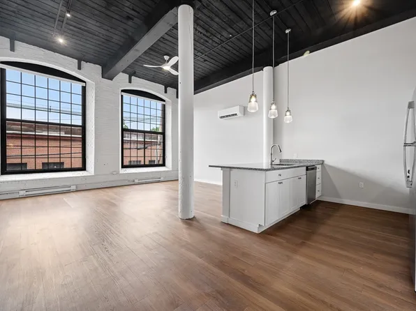 55 Sterling St #106, Clinton, MA 01510