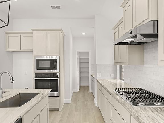 5th image of 4900 Pater St