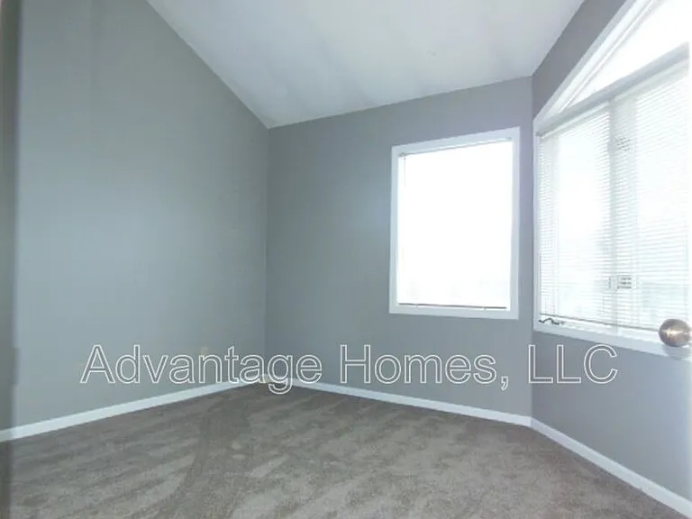 4811 Horton St — Photo 6