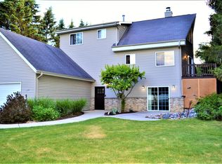3505 S Sunny Slope Rd, New Berlin, WI 53151
