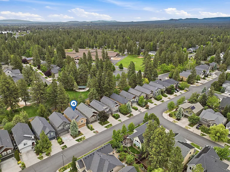 61330 Huckleberry Pl — Photo 68