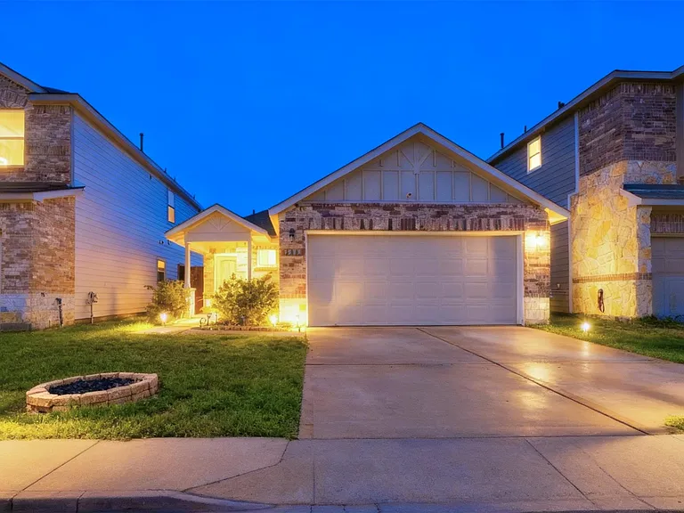 7919 Cypress Country Dr — Photo 25