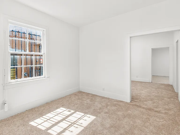 811 W Grand Ave #A — Photo 31