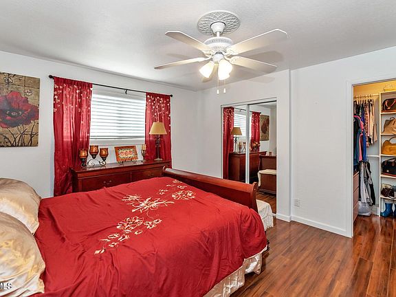 5th image of 713 S 80th St E