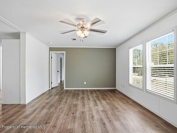 5th image of 9533 Round Lake Rd