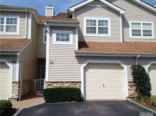 45 Sagamore Dr, Plainview, NY 11803