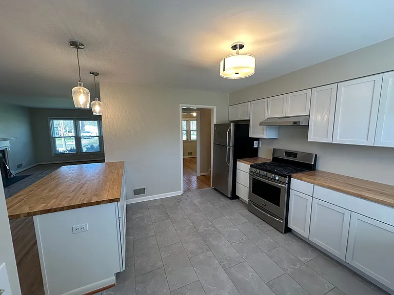 6892 Green Meadow Cir — Photo 6