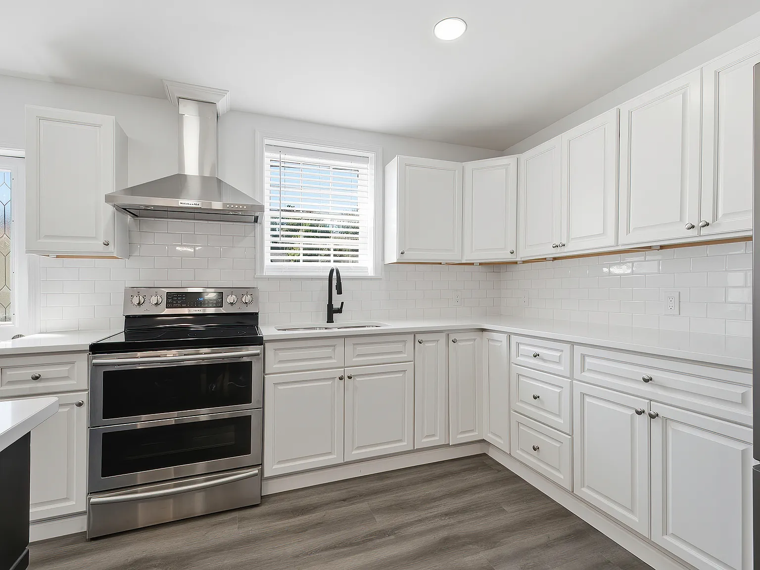 1 bed, 850 sqft, $1,350 — Photo 2