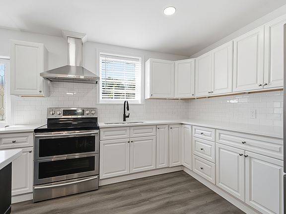2nd image of 11 West St #2