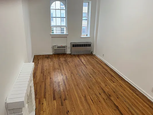 Rented by Joe Gotham LTD | media 6