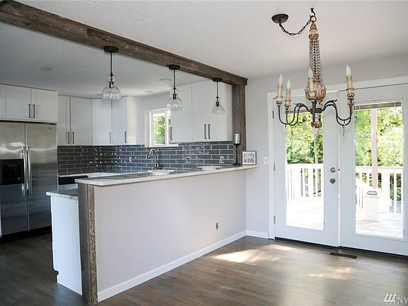4th image of 3913 NW Phinney Bay Dr