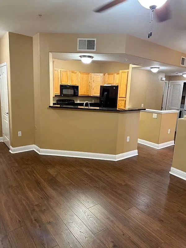 1 bed, 1.0 bath, 763 sqft, $1,414 — Photo 1