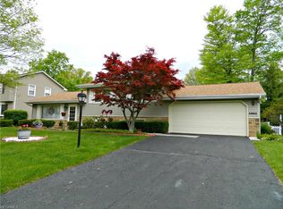 4860 Warwick Dr S, Canfield, OH