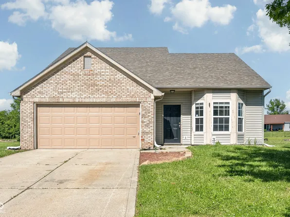 1355 Egret Ln, Greenwood, IN 46143