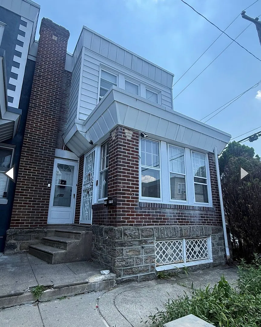 270 Rosemar Street — Photo 1
