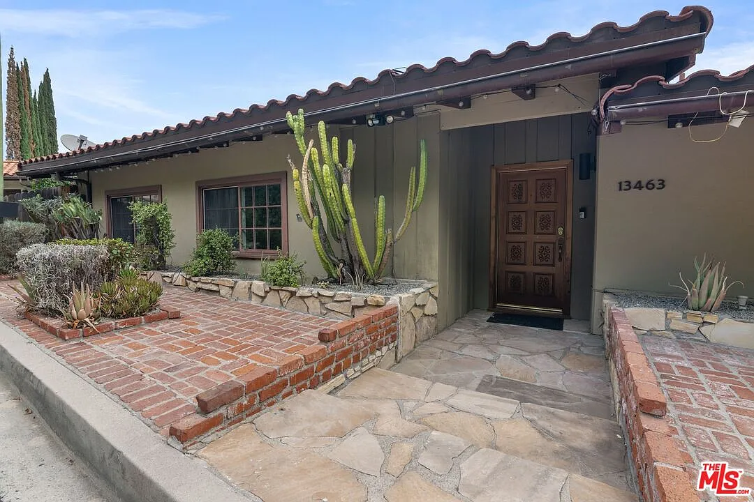 5 bed, 3.0 bath, 2557 sqft, $8,000 — Photo 3