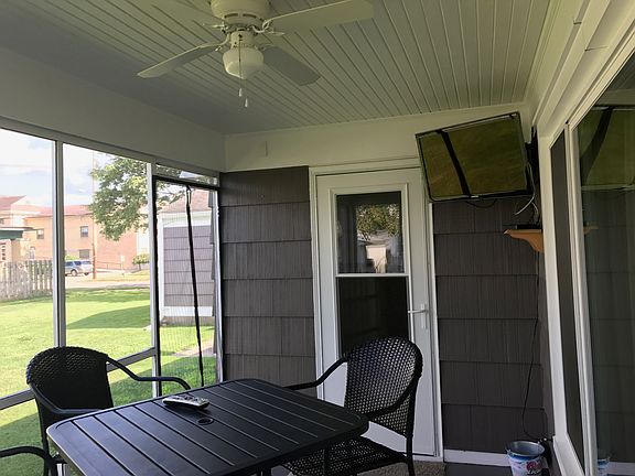 4th image of 705 Parrish St