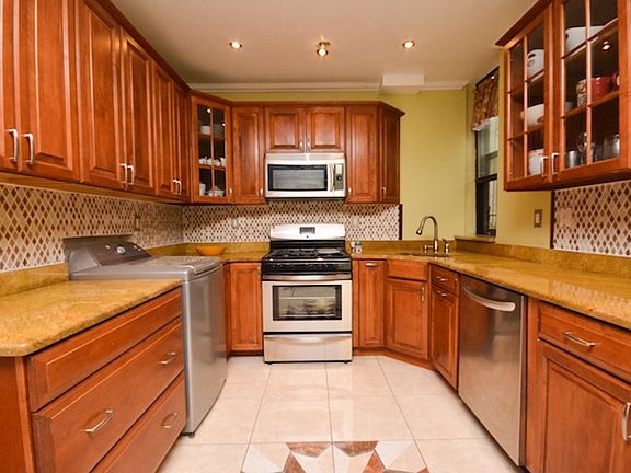 3rd image of 47 Fort Washington Ave APT 42